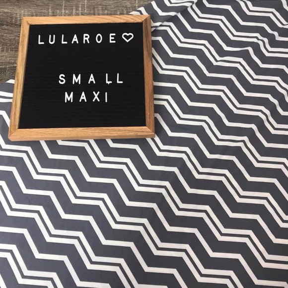 LuLaRoe Dresses & Skirts - LuLaRoe small maxi skirt